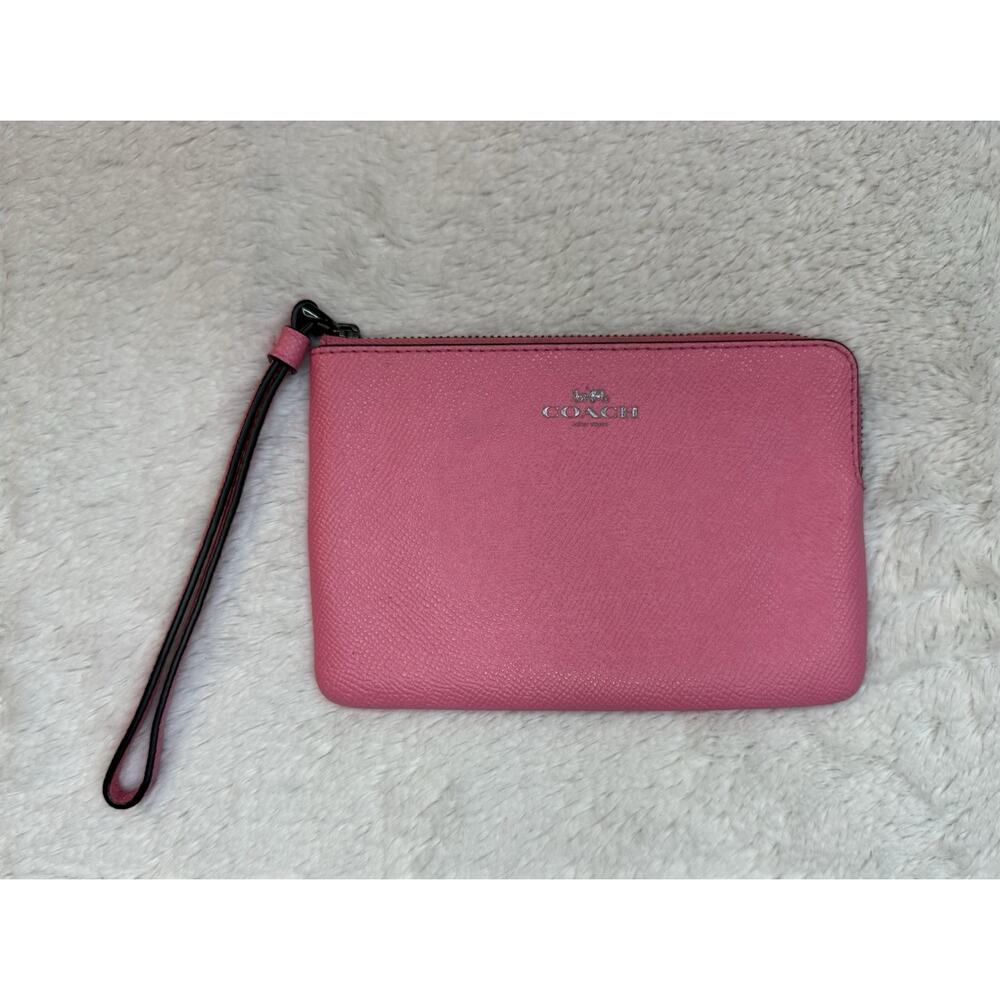COACH Corner Zip Wristlet Powder Bright Pink Pebbled Leather